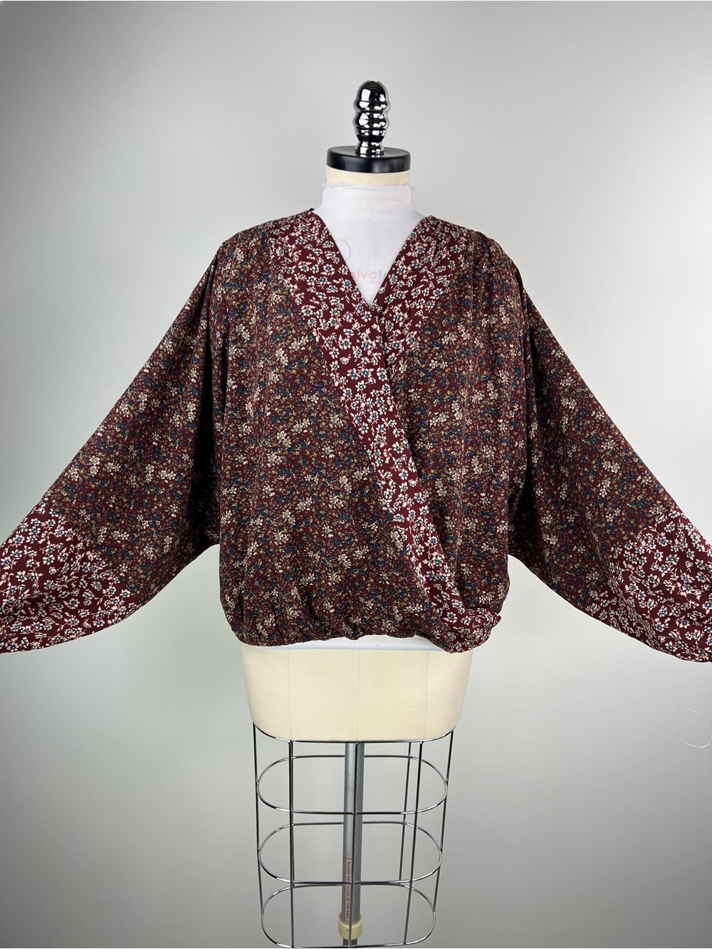 💚 3681. Oversized Burgundy Floral Wrap-Style Blouse